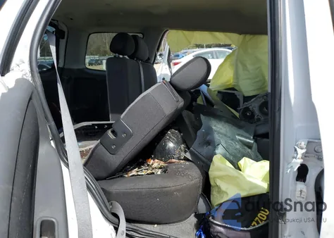 2005 Mazda Tribute S из США, поврежденный, VIN 4F2CZ04195KM10622